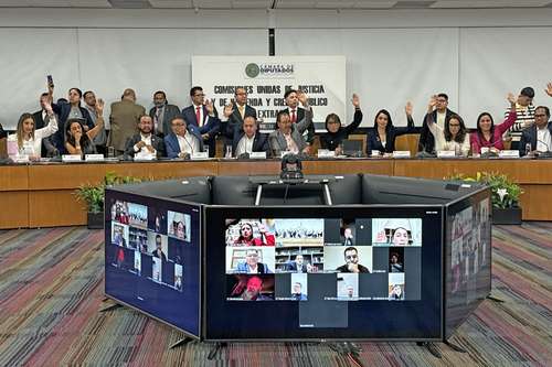 Entre gritos, avanza en comisiones de San Lázaro reforma de amparo