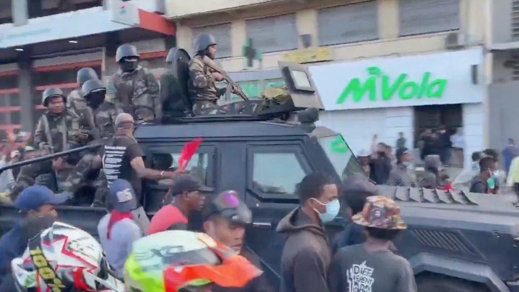 Golpe en Madagascar: el hartazgo popular tumba al presidente Rajoelina