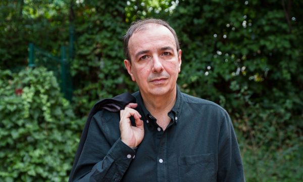 «La única manera de defender la democracia es construir cohesión social y bienestar material»