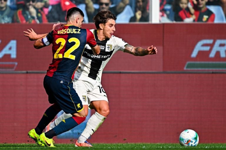Mexicanos en Europa: Giménez impulsa al Milan; Ochoa y Vásquez viven jornadas complicadas