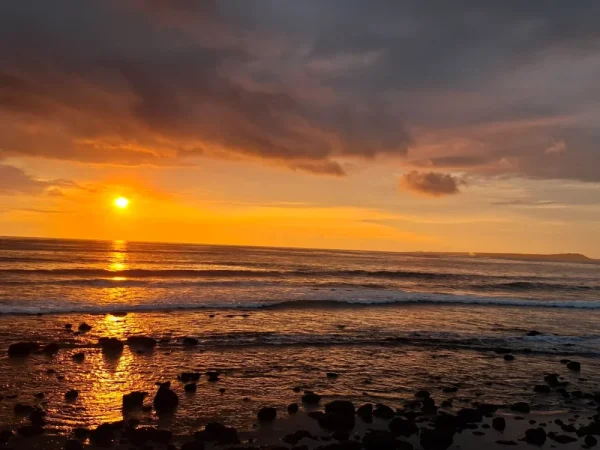 Playa de los Cocos, donde el río abraza al mar