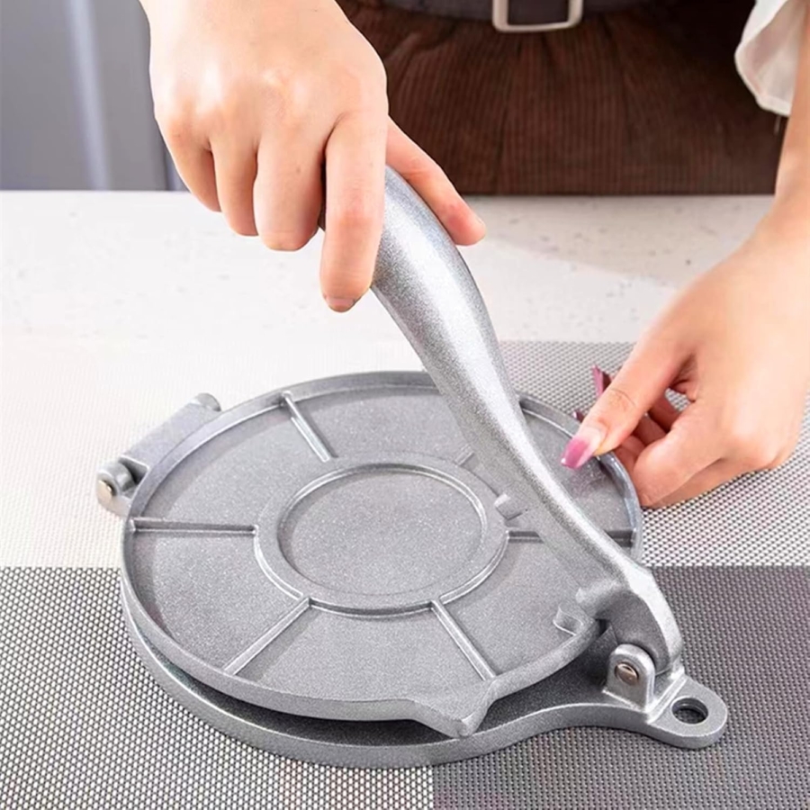 Prensa para hacer tortillas, tradición mexicana en la cocina