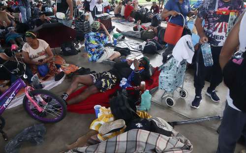 Reportan posible caso de miasis en integrante de la caravana en Chiapas