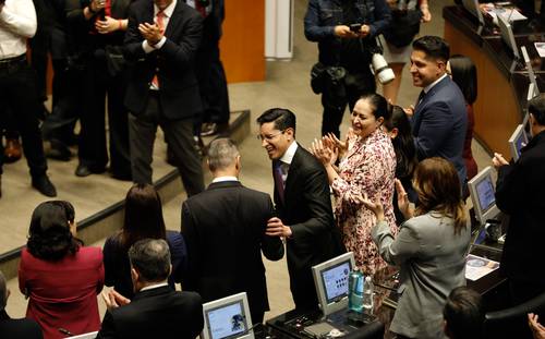 Roberto Velasco rinde protesta como subsecretario para América del Norte