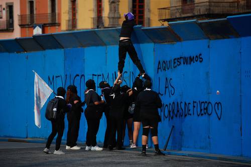25N: protestan de forma pacífica y se deslindan de “tendencias derechistas”