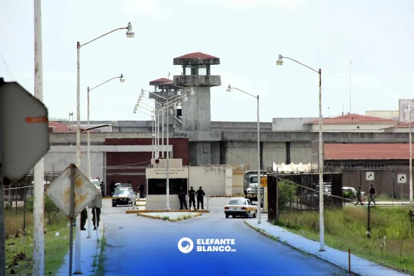 Bloquea líneas de extorsión desde penales de Altamira y Matamoros - Elefante Blanco