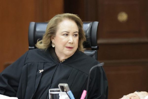 Corte va por reabrir juicios concluidos; Sheinbaum rechaza medida