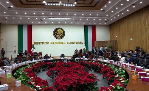 En el INE, nóminas y gastos crecientes: Claudia Suárez