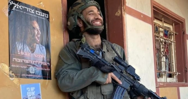 Este rapero israelí pidió la unidad con los palestinos. Ahora está acusado de crímenes de guerra en Gaza