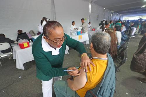 Exitoso megacentro de vacunación en el Olímpico