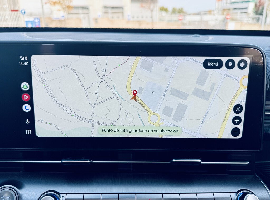 Google Maps me parece inútil cuando conduzco por el campo. He encontrado una app mucho mejor y compatible con Android Auto