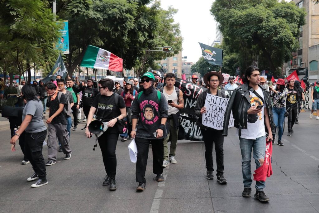 ‘Influencers’ y opositores se cuelgan en México de la etiqueta de la generación Z y de sus reclamos contra la violencia