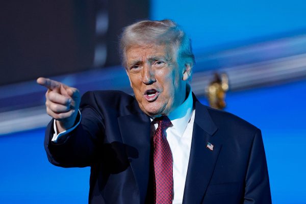 Las promesas de Trump de cheques directos a los estadounidenses ponen a los republicanos en un aprieto