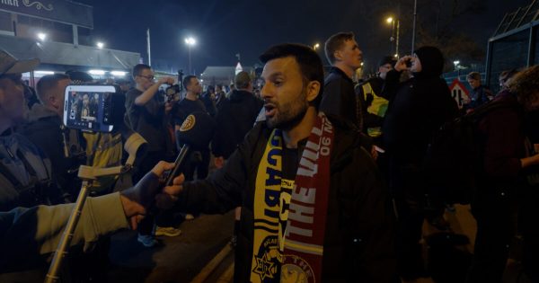 Manifestantes pro-sionistas acudieron en apoyo del club de fútbol más racista de Israel