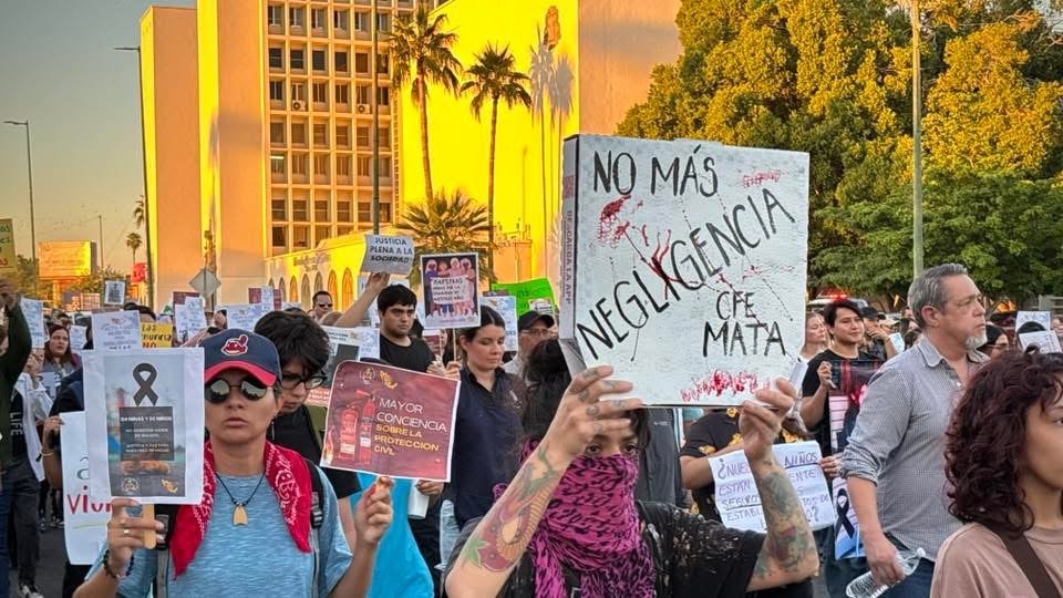 Marchan para exigir justicia por la víctimas del incendio de Waldo´s