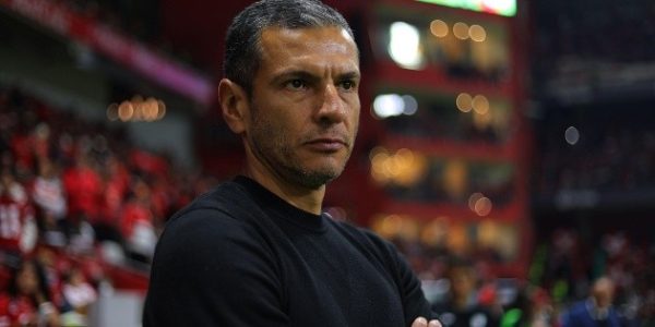 Pachuca hace oficial la salida de Jaime Lozano