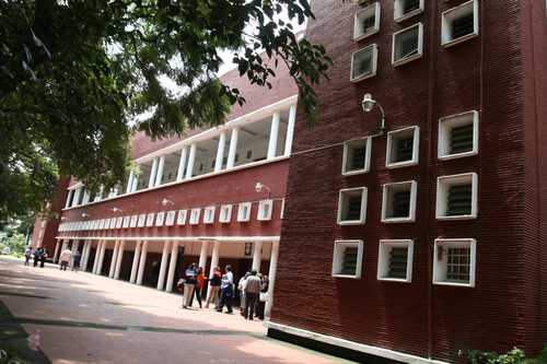 Preparan normalistas liberación de la Escuela Nacional de Maestros