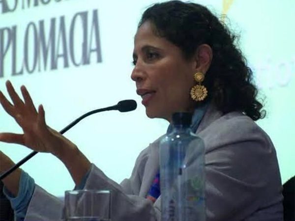 Regresa Karla Tatiana Ornelas, jefa de Cancillería en la embajada mexicana en Lima