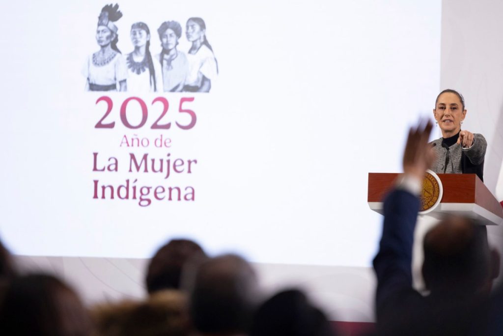 Sheinbaum ofrece gestionar regreso de miembros del GIEI al caso Ayotzinapa (+video)