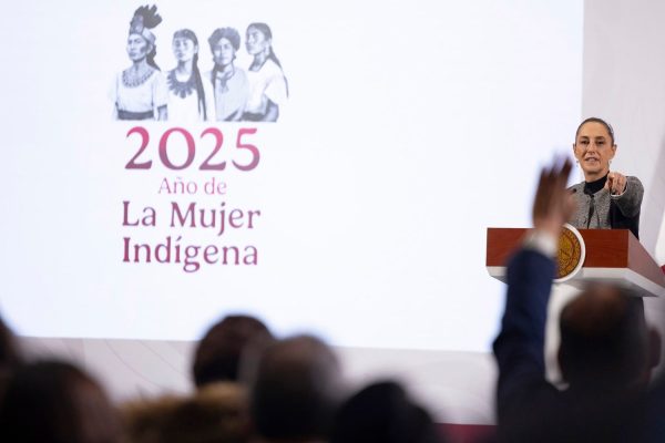 Sheinbaum ofrece gestionar regreso de miembros del GIEI al caso Ayotzinapa (+video)