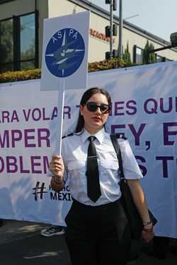 Acuerdan revisar la ley para evitar contratación de pilotos extranjeros