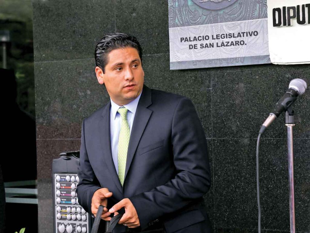 Diputados cuestionan pérdida de independencia