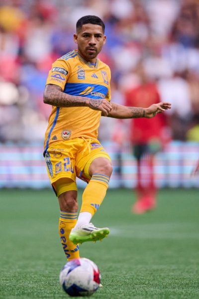 Javier Aquino se burló de Cruz Azul y ahora le cae el karma