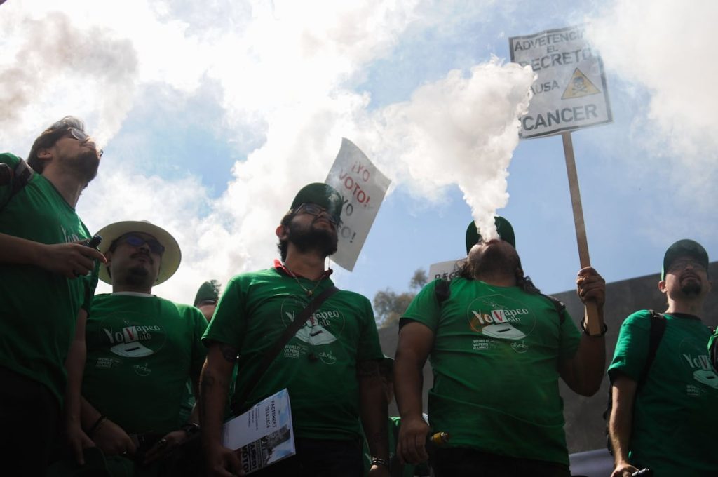 Los diputados dan luz verde a la prohibición de vapeadores en México con penas de hasta ocho años por su venta