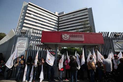 Protesta de trabajadores del Issste