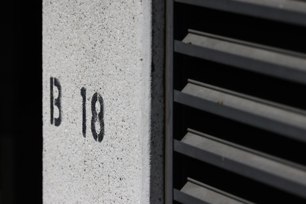 Sus compañeros de celda se deportaron por su cuenta; él luchó por reunirse con su familia.