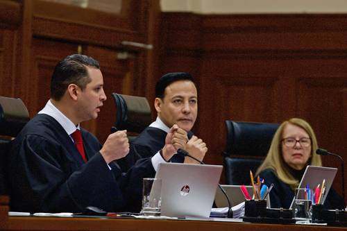 Da la Corte camionetas de más de $1 millón a sus nueve ministros