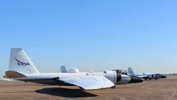 El momento exacto en que un piloto de la NASA logra un aterrizaje de emergencia perfecto