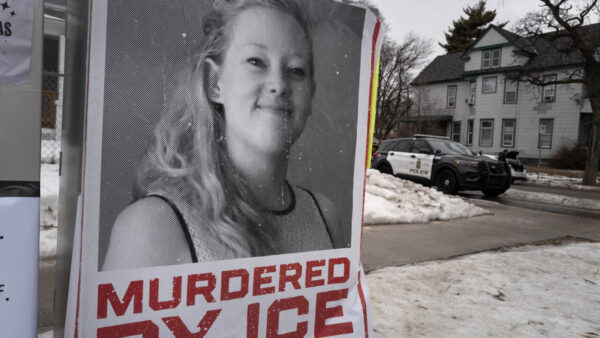 Jueza de EE. UU. instruye a agentes de ICE en Minnesota a disminuir sus "tácticas agresivas"