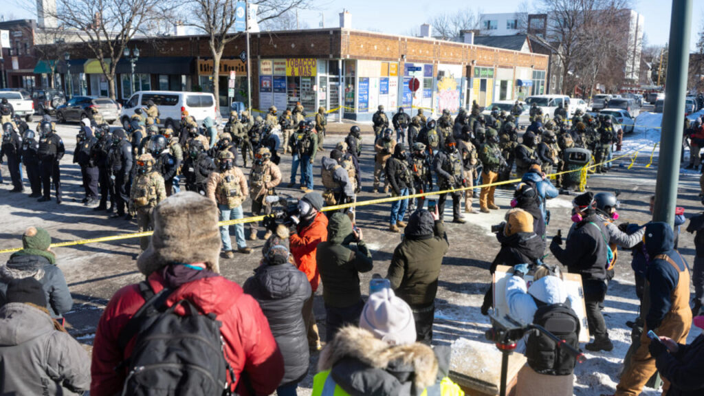 La tensión aumenta en Minneapolis tras otra muerte a manos de las fuerzas federales