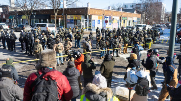 La tensión aumenta en Minneapolis tras otra muerte a manos de las fuerzas federales