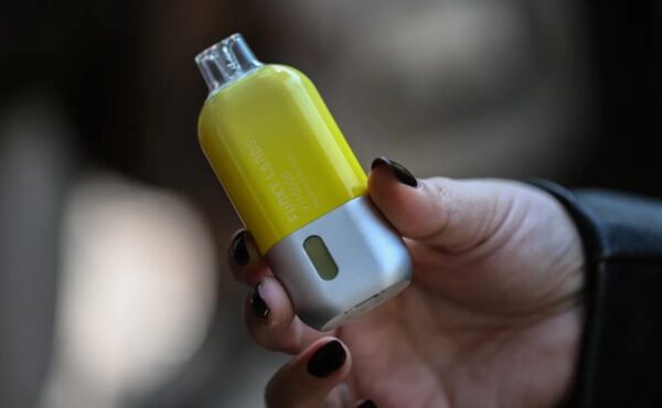 Ley contra vapeadores busca prevenir adicciones y proteger a menores: especialista