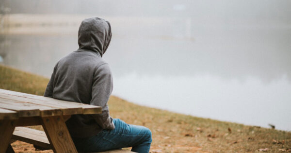 Lingüistas aclaran que “disociarse” es sinónimo de andar de huevón