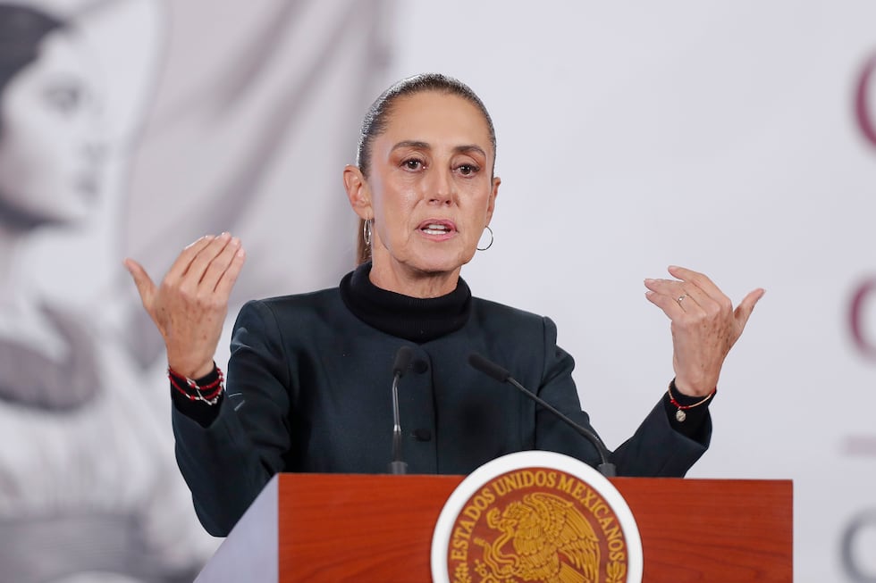 Sheinbaum defiende a Josefa González-Blanco ante las denuncias de abuso laboral: “Hizo un buen papel en Reino Unido”