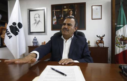 Analizan incluir el bachillerato en INEA