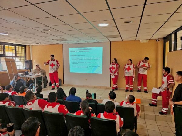 Capacitan a 50 elementos en Sistema de Comando de Incidentes en Hermosillo