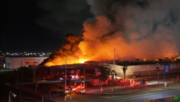 Devora incendio sucursal de Sam’s Club en el Vado del Río