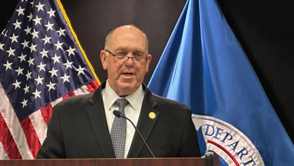 EEUU: El enviado especial de Trump en Mineápolis anuncia el inminente fin de la operación antimigratoria.