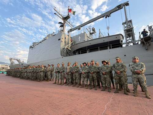 El buque Usumacinta llega a Puerto Vallarta con 103 marinos