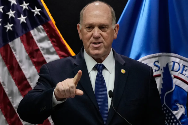 El gobierno de Trump retira a 700 agentes del ICE de Minneapolis