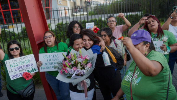 El Salvador: clausuran ONG que brindaba apoyo a mujeres encarceladas por abortar