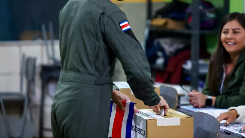 Elecciones presidenciales en Costa Rica: Laura Fernández, la candidata de la derecha, lidera las encuestas.