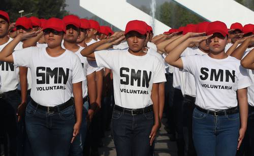 Enseñan primeros auxilios y manejo de armas en el nuevo servicio militar
