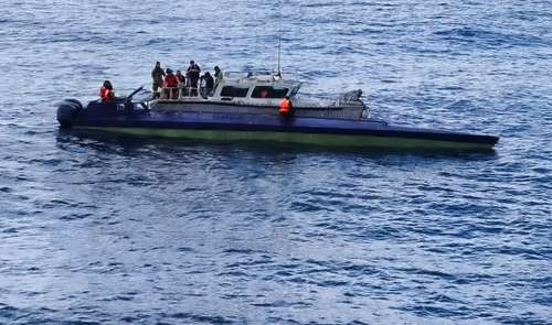 Incautan semisumergible con 4 toneladas de cocaína en las costas de Colima