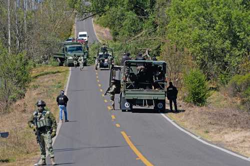México debe aumentar esfuerzos contra los cárteles, amaga Trump