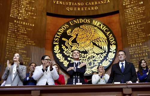 ¡México no se doblega, no se arrodilla, no se rinde y no se vende!: Sheinbaum